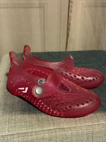Chaussures aquatiques roses taille 25/26