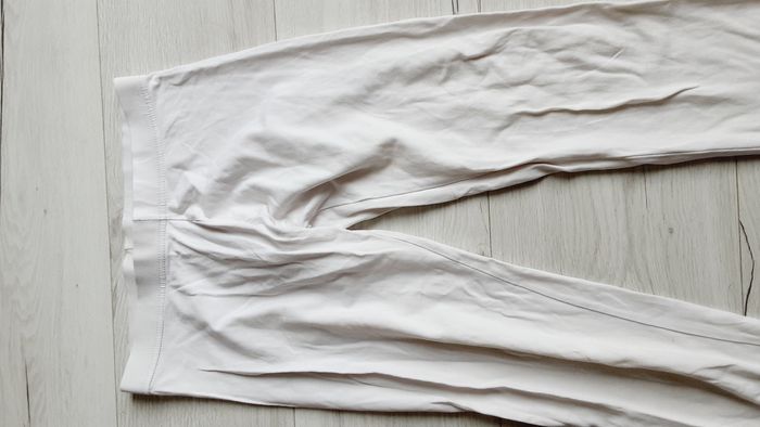 Vêtement femmes pantacourt type legging blanc Camaïeu taille 1 - photo numéro 2