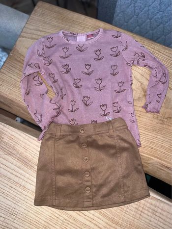 Ensemble Zara 2-3 ans 2 3 4 jupe t-shirt fleurs suédine camel