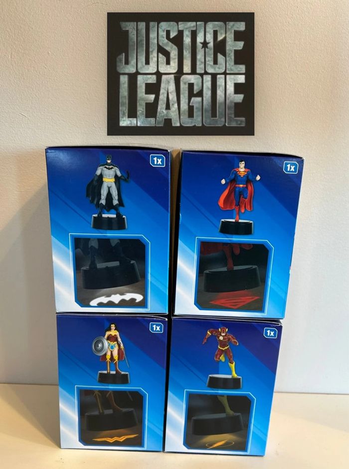 DC Justice League Pack 4 Figurines : Batman, flash, Wonder Woman & superman (neuf ) - photo numéro 5