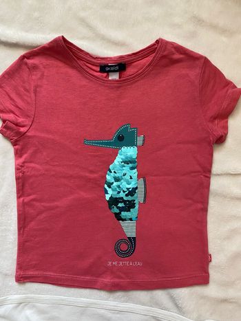 T-shirt rose avec hippocampe