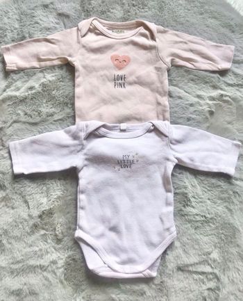 2 bodies roses ml 1 mois (Kiabi)