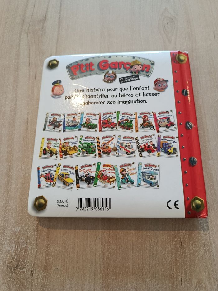 Livre petit garçon - photo numéro 2