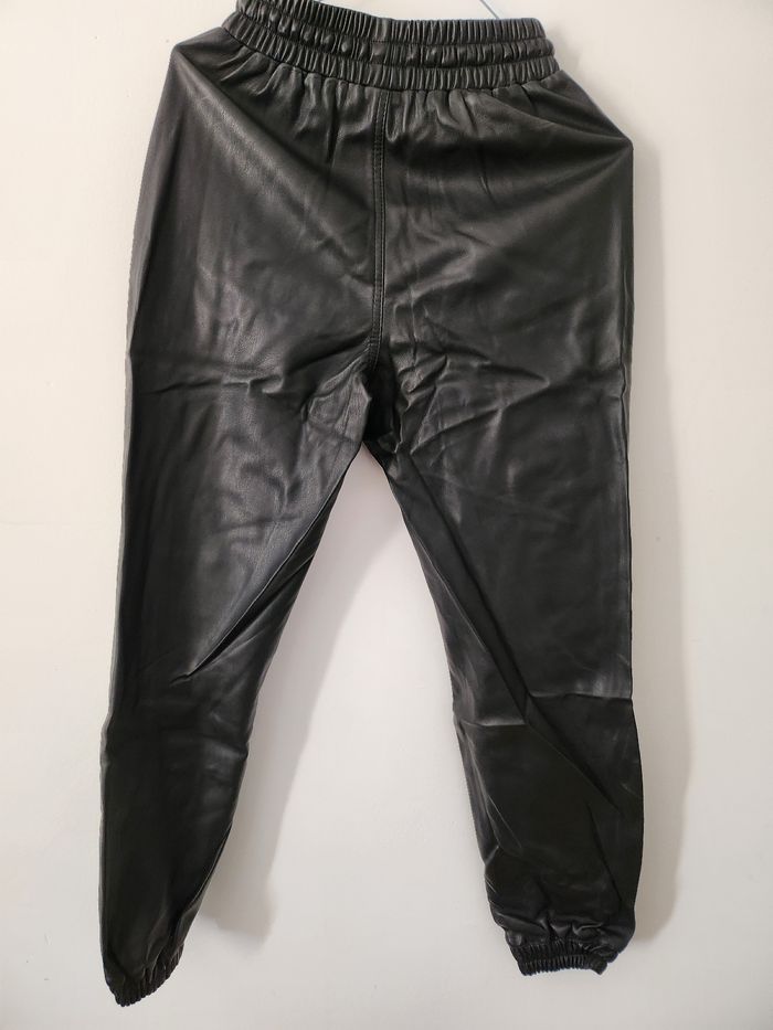 Pantalon simili cuir kiabi - photo numéro 2