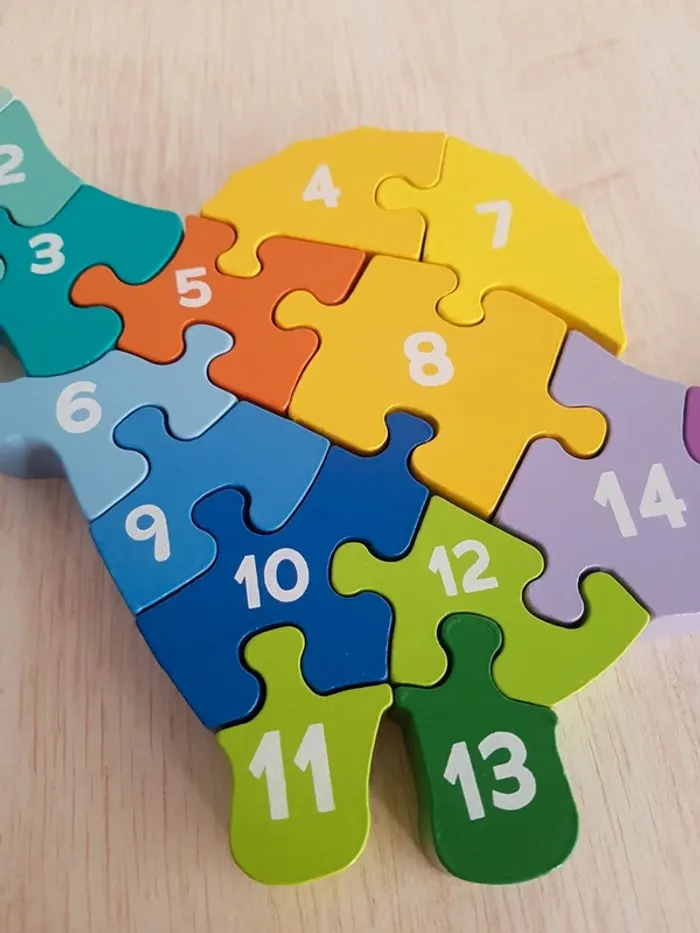 Puzzle spinosaure en bois chiffres et couleurs - photo numéro 10