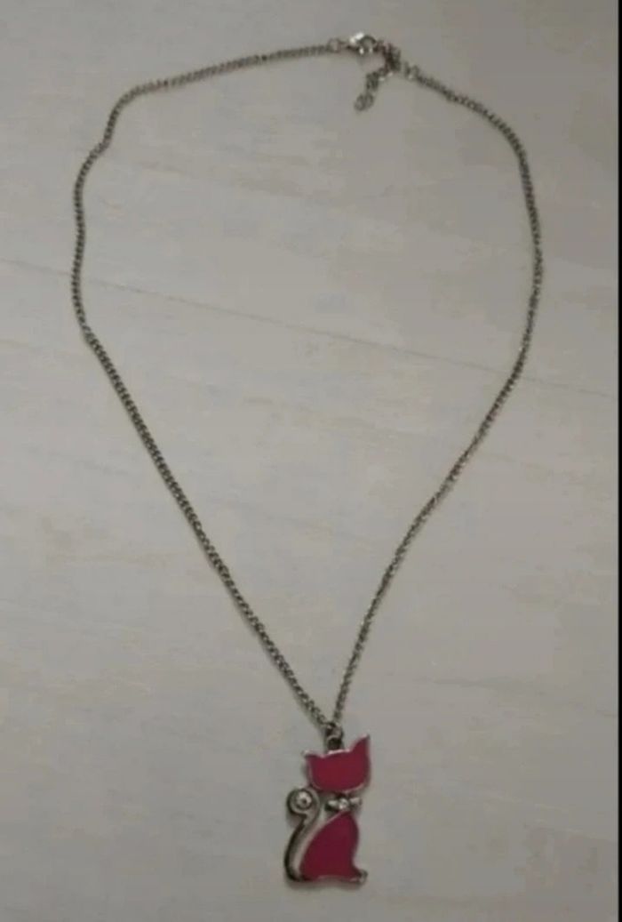 Collier chat rose