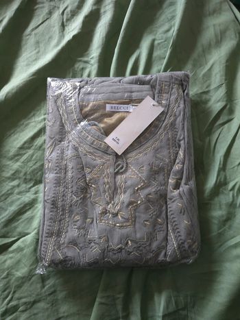 Robe longue avec broderie et manches longues taille XL neuve