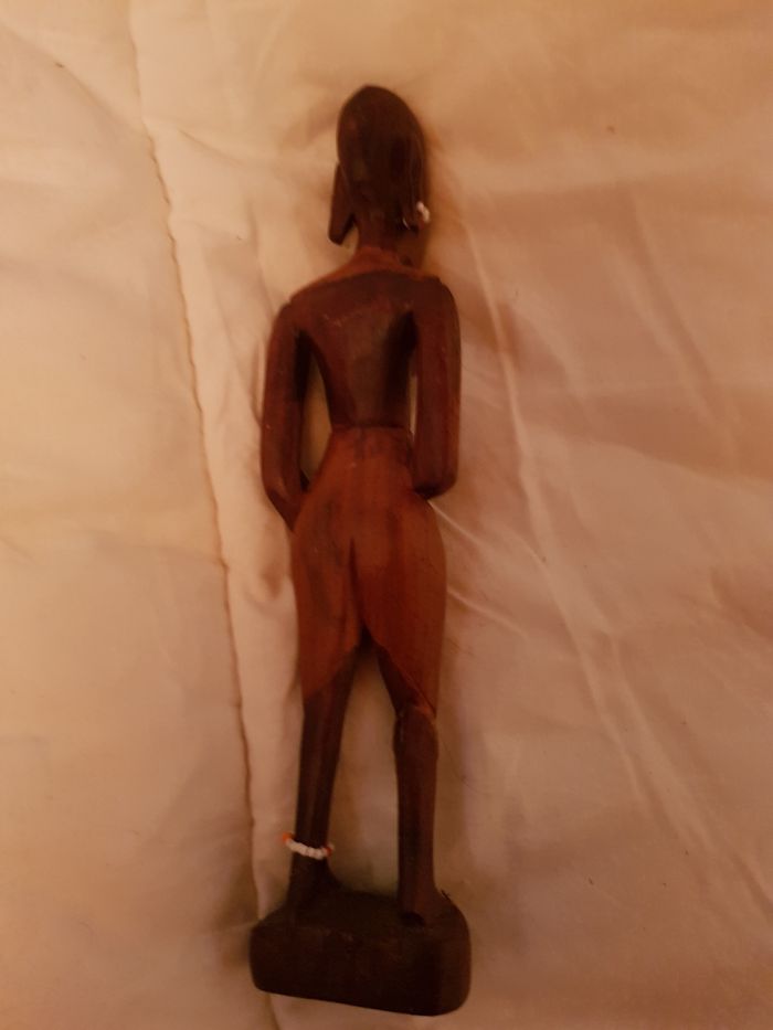 Statuette en bois vintage - photo numéro 2