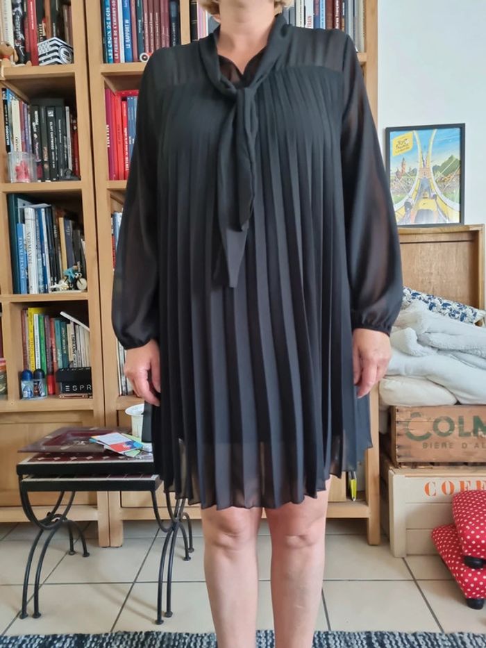 Robe plissée noire en voile taille 42 - photo numéro 2