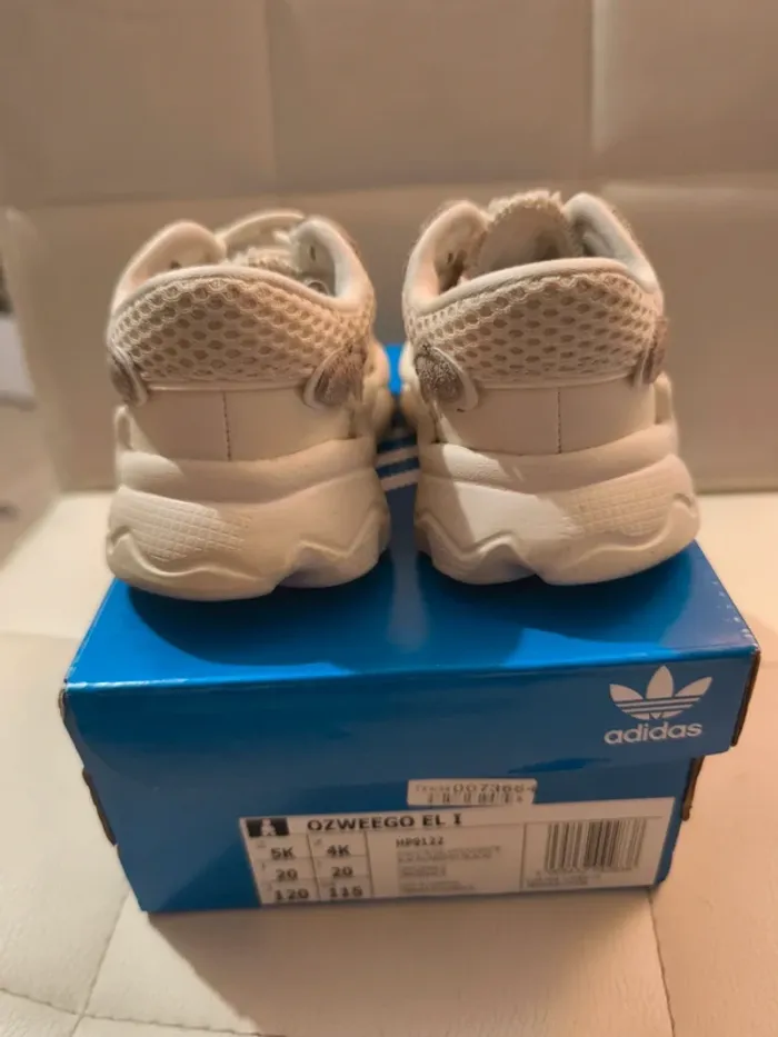 Baskets adidas ozweego taille 20 - photo numéro 4