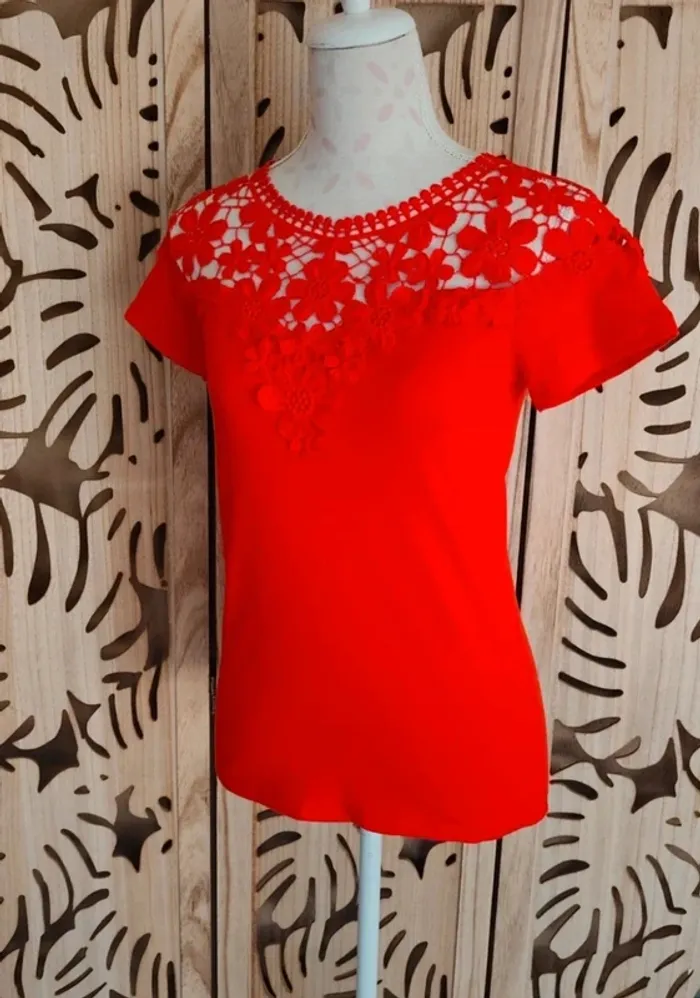 Tee shirt brodé fleurs T S/M  Foresta Bella - photo numéro 3