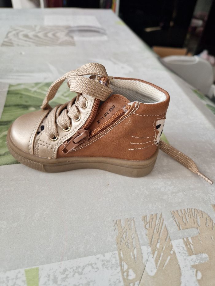 Belle bottines bébé toute neuve - photo numéro 5