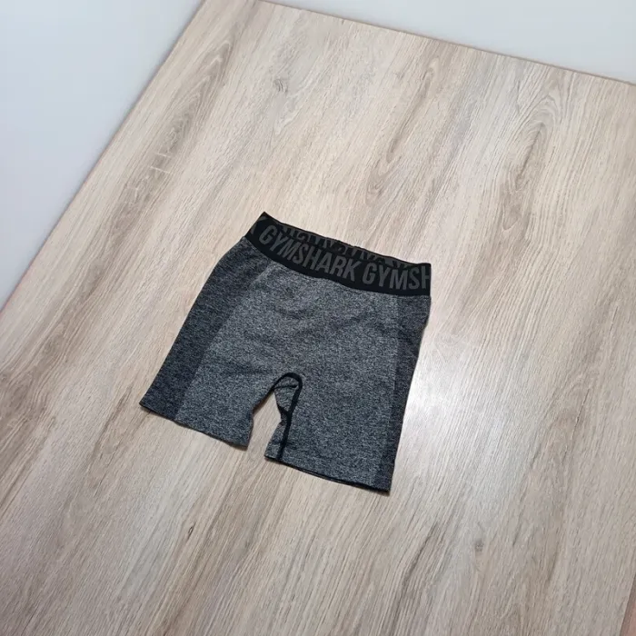 Short gymshark femme xs gris chiné - photo numéro 2