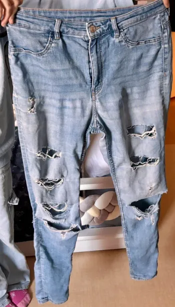 Jean slim troué taille 42 XL