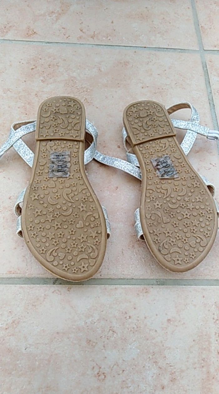 Nu pieds Gemo taille 31 - photo numéro 2