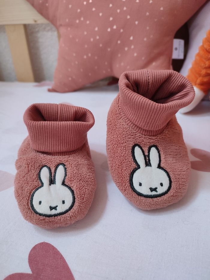 Paire de chaussons lapin Miffy - Proche du neuf - Taille 17/18 - Vieux rose/Terracotta - photo numéro 2