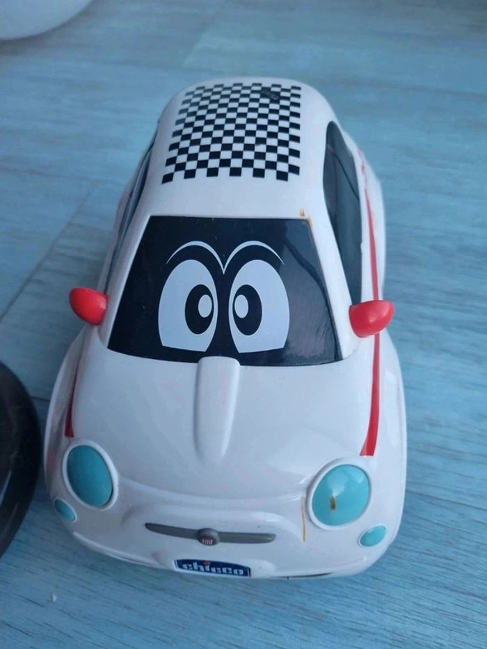 voiture télécommandée chicco