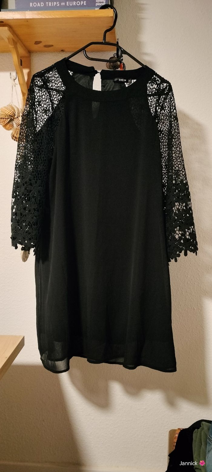 Robe noire - photo numéro 2