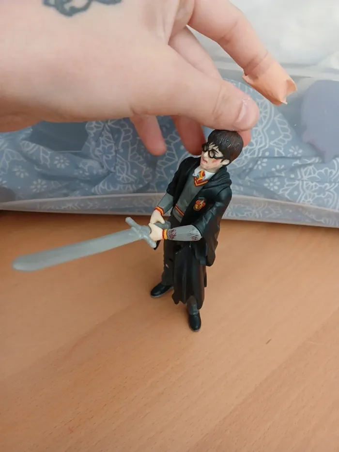 Figurine harry potter epee de gryffondor - photo numéro 2