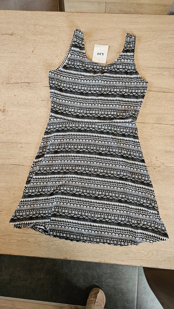 Robe bain de soleil à bretelles, noire à motifs blancs, La Halle, 14 ans, neuve - photo numéro 2