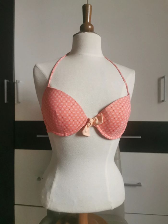 Haut de maillot de bain taille 90 C