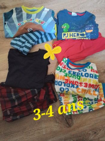 Pyjamas garçon 3-4 ans bon état 