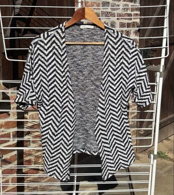 🏁 Gilet manches courtes à motifs chevrons – 16 ans / Gémo