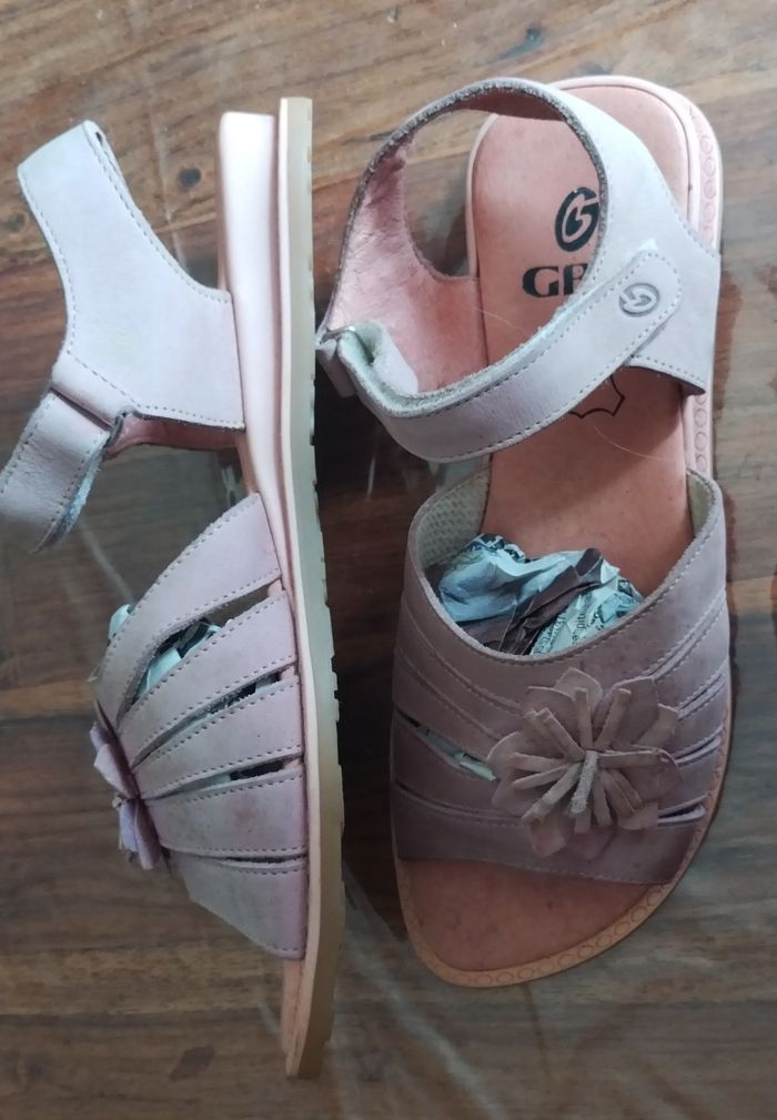 Paire de nu-pieds taille 38 - photo numéro 4