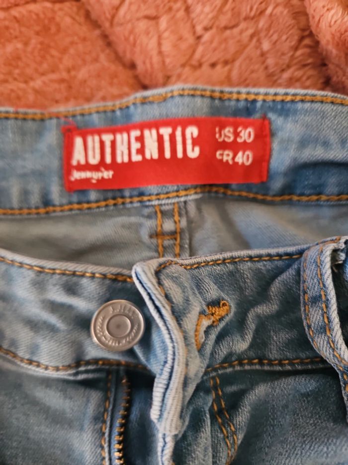 Jeans a trou Jennyfer - photo numéro 2