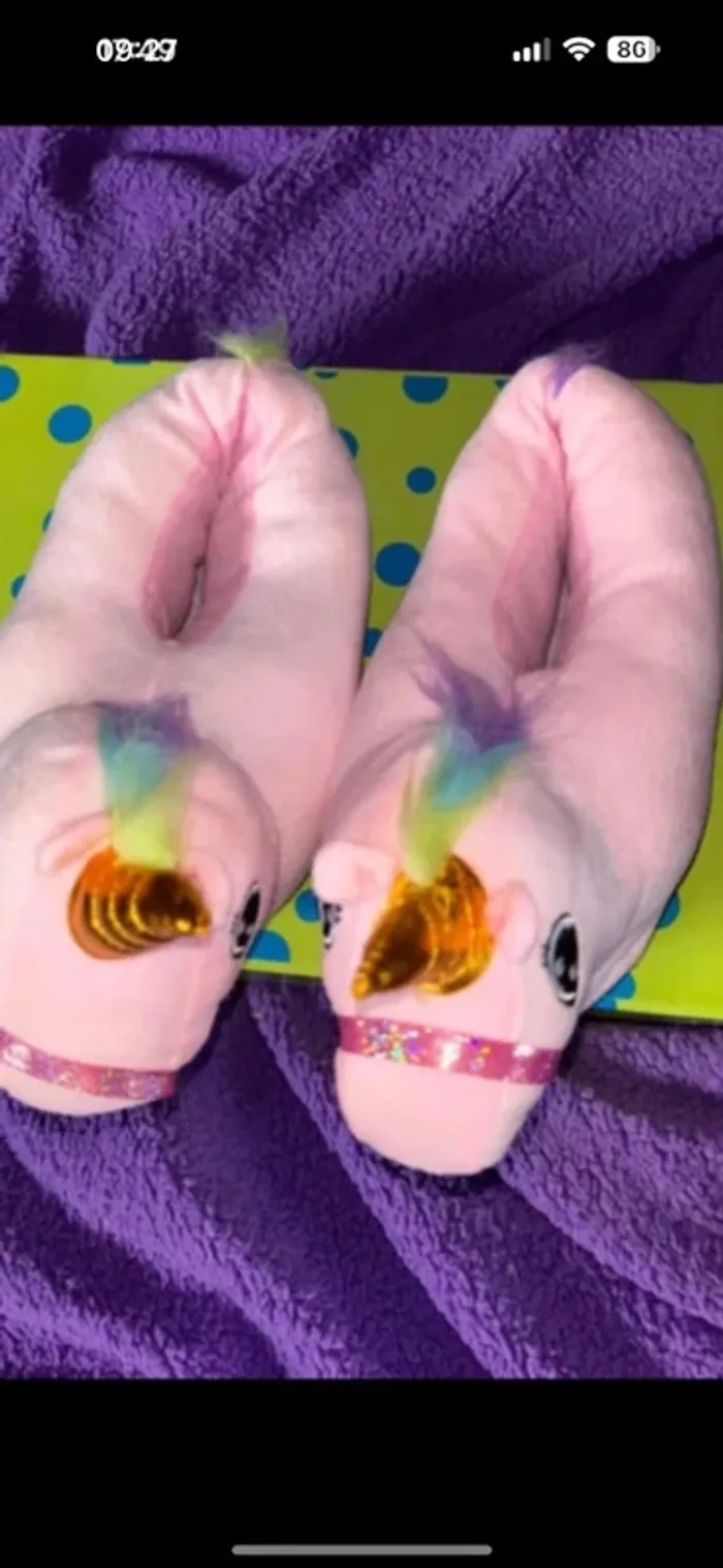 Chaussons neufs 🦄 licorne 38/39 - photo numéro 2