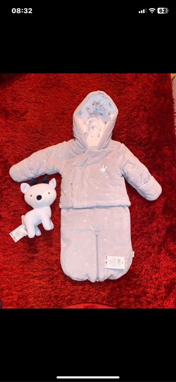 Combinaison + peluche