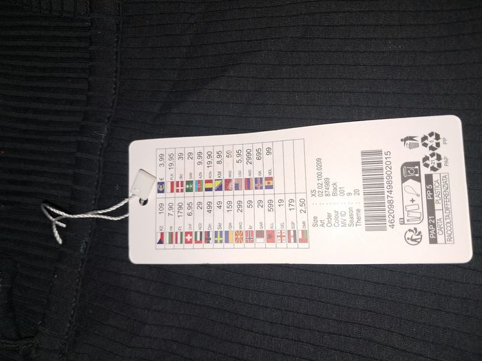 Top court par lot noir et blanc - photo numéro 3