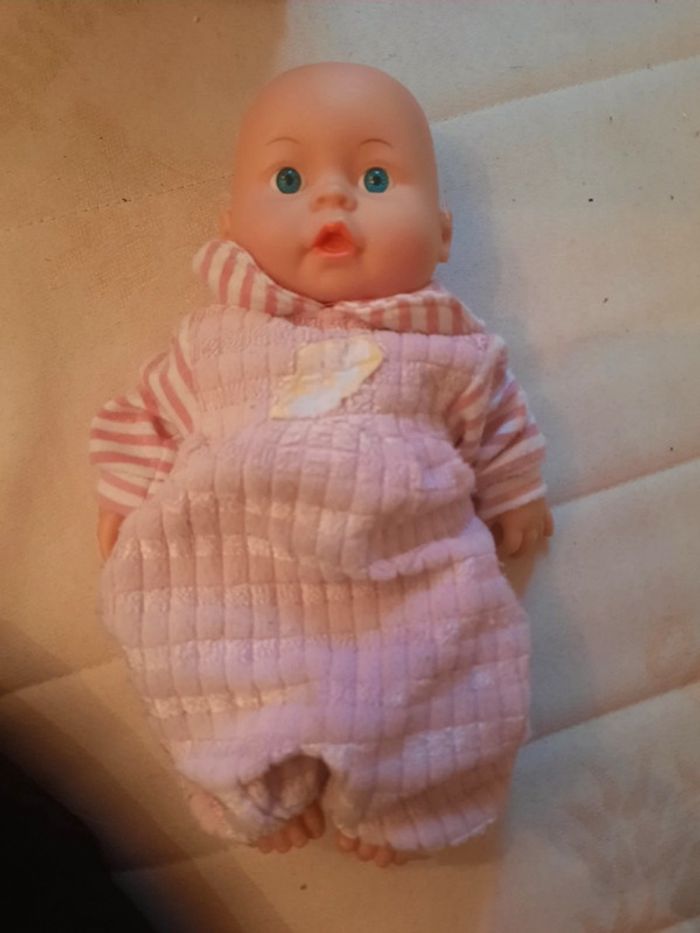 Petite poupée