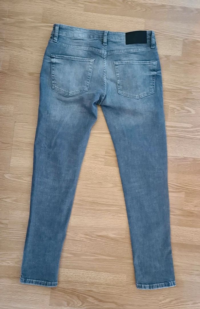 Jeans neuf - photo numéro 2