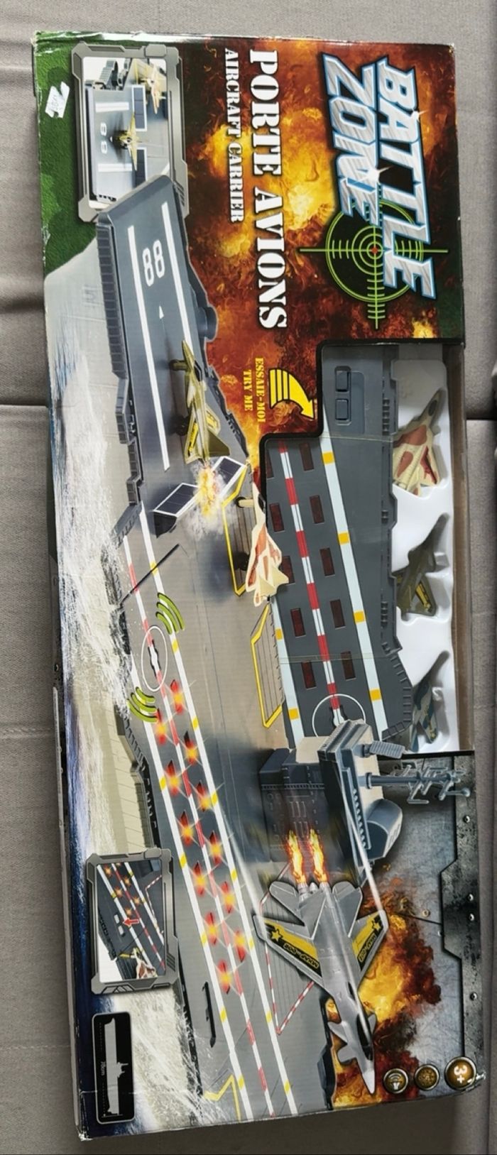 Grand Porte avion Battle Zone
