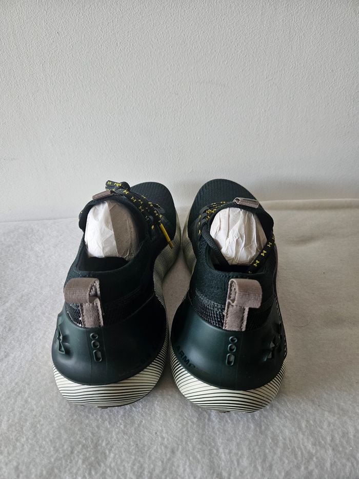 Baskets Pointure 45,5 under armour - photo numéro 4