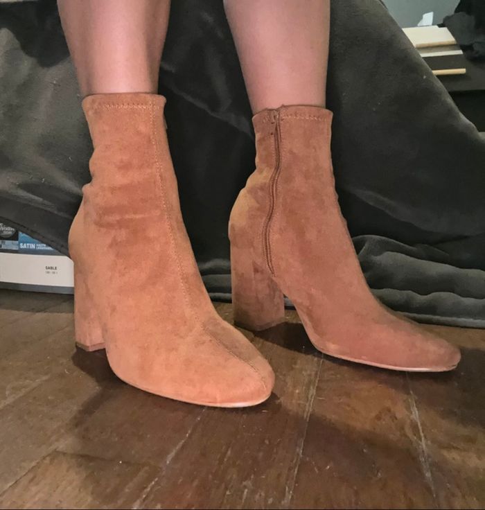 Bottes marron matière daim - photo numéro 3