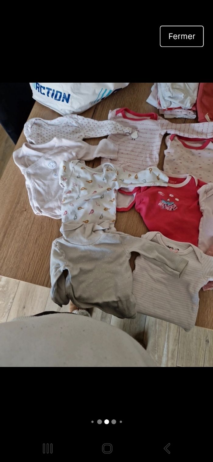 Lot bodies et pyjamas 3 mois - photo numéro 3