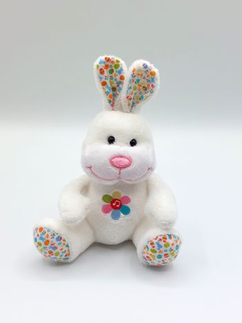Petite peluche lapin blanc écru GIPSY Pâques fleur note musique œufs SON HS 18 cm doudou