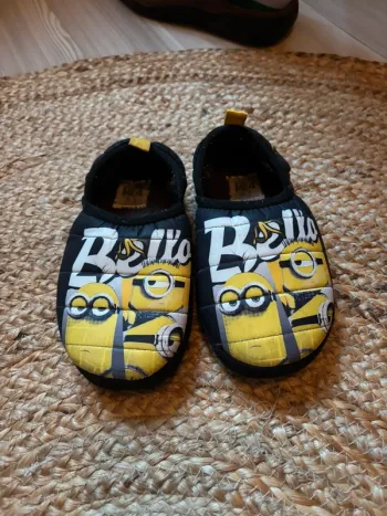 Chaussons minions t.31 Tbe