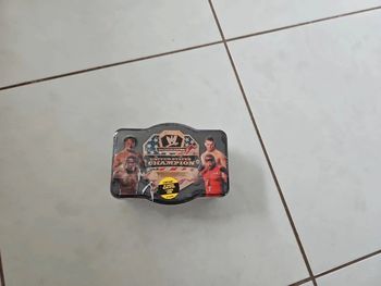 Boîte métal et 36 cartes catch Neuf cont1