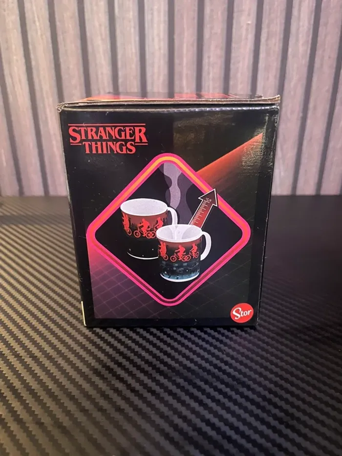 Pack POP Eleven + Tasse Stranger Things - photo numéro 2