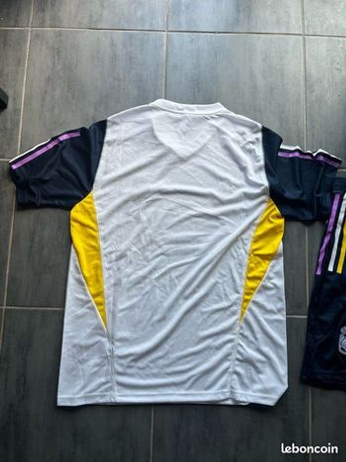 Ensemble maillot + short a poches real madrid - photo numéro 2