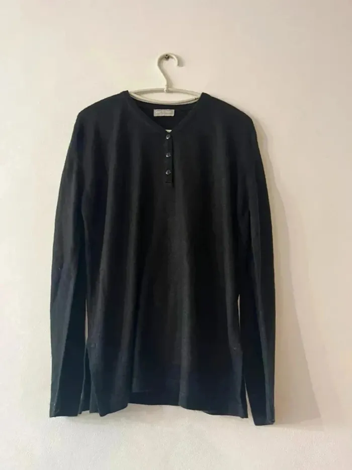 Pull noir - Taille 46 - photo numéro 2