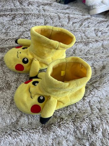Pantoufles chaussons Pokémon pikachu