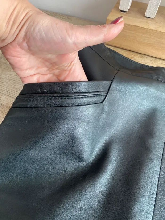 Jupe en cuir vintage - photo numéro 4