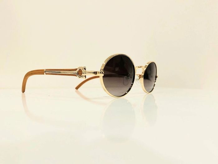 Lunette de soleil ovale Polarisée mixte bras effet bois UV protection catégorie 3 - photo numéro 3