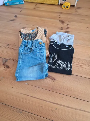 Lot de 4 vetements automne/hiver en 18 mois.