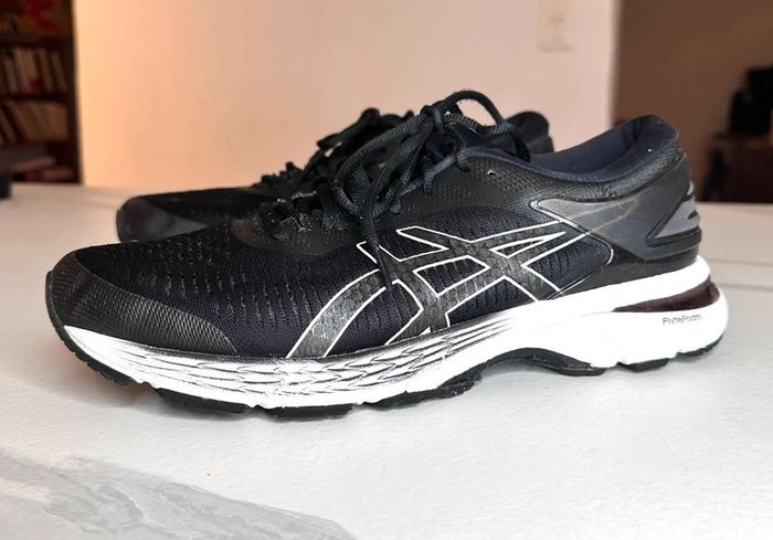 Baskets Asics Gel Kayano taille 43,5