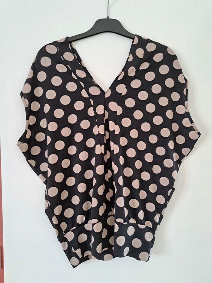 Haut noir a pois